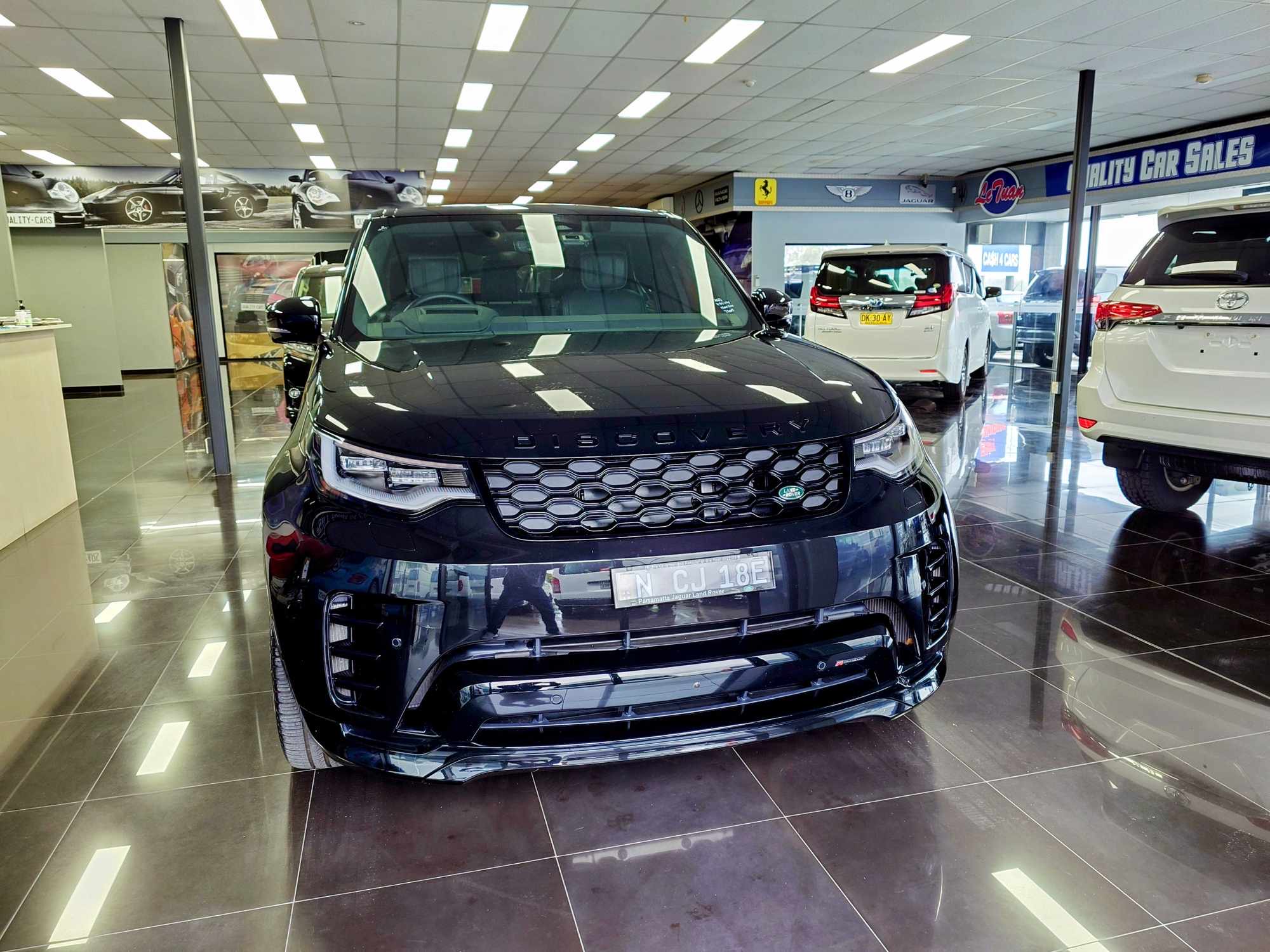 2023 Land Rover Discovery P360 R – Dynamic HSE